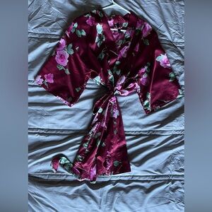 APT 9 Satin Robe: Burgundy Floral